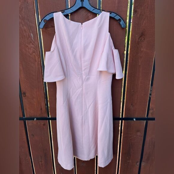 Eliza J Cold Shoulder Shift Dress Size 6 light pink - Picture 3 of 3